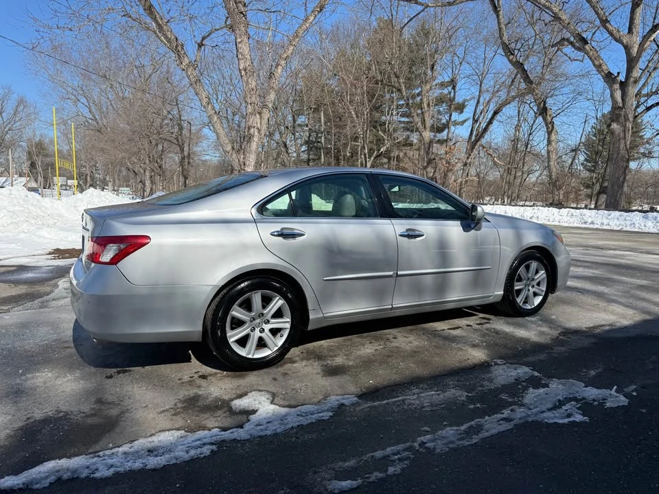 2008 Lexus ES 5th Gen - Image 3 of 16