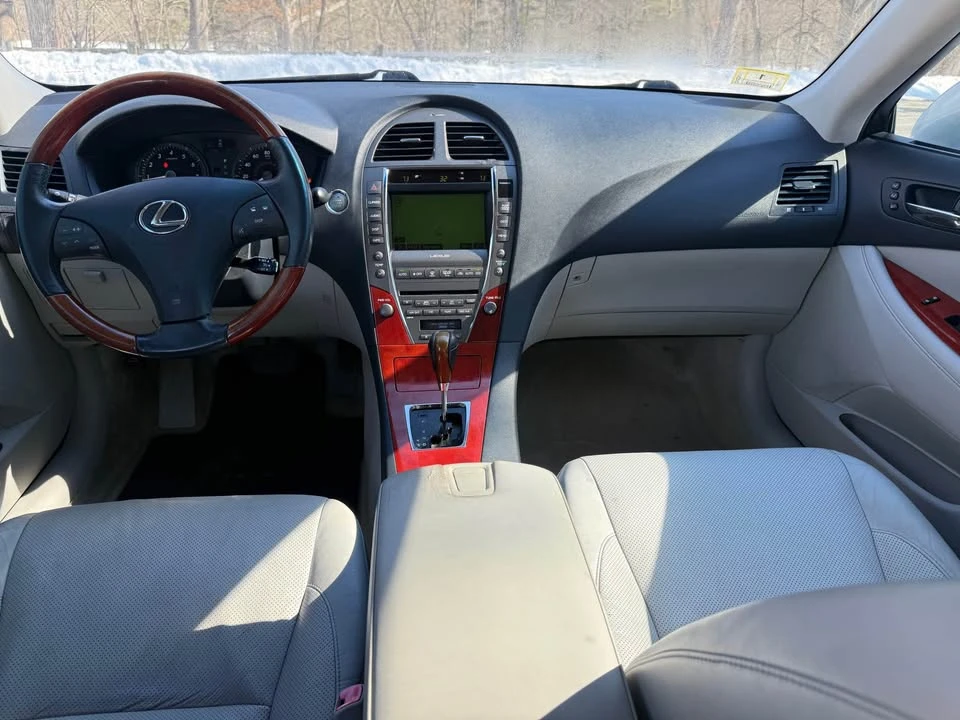 2008 Lexus ES 5th Gen - Image 9 of 16