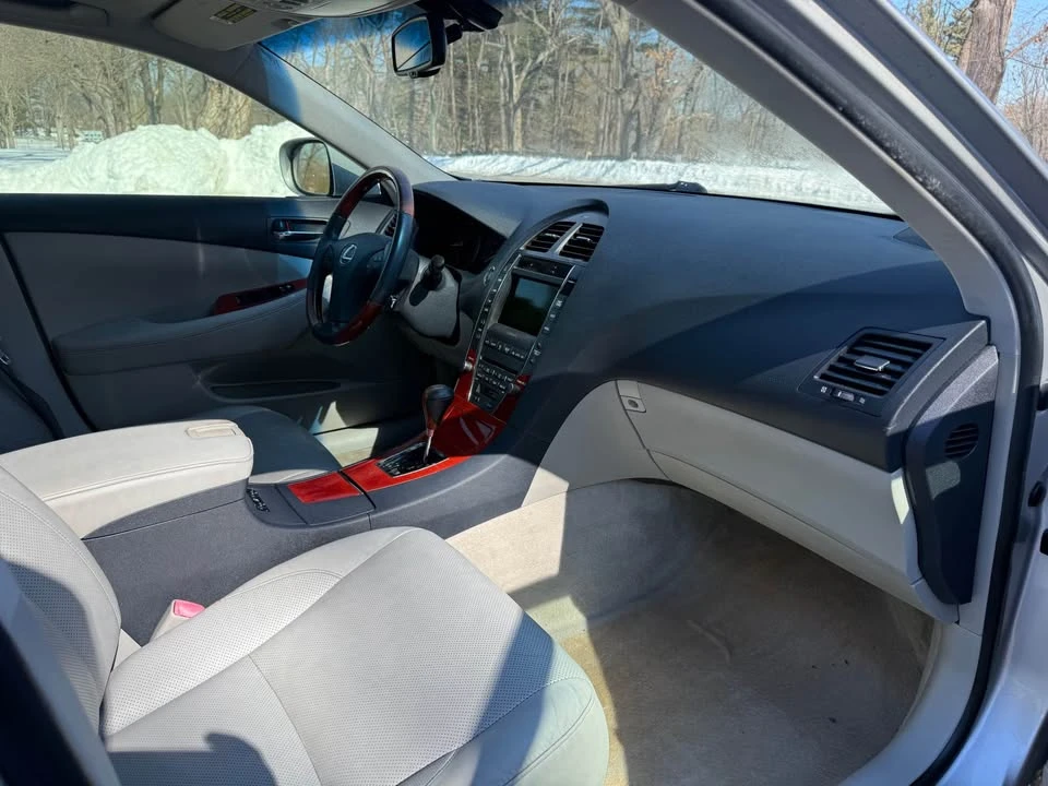 2008 Lexus ES 5th Gen - Image 11 of 16