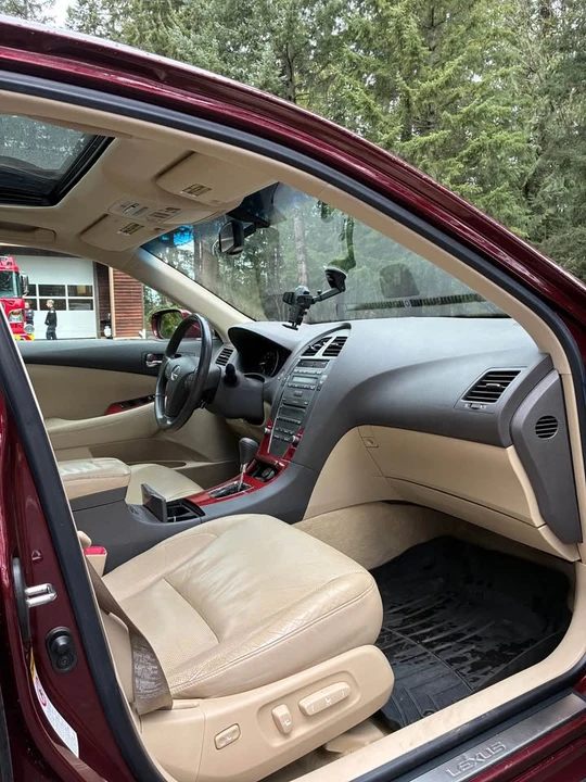 2008 Lexus ES 5th Gen - Image 10 of 12