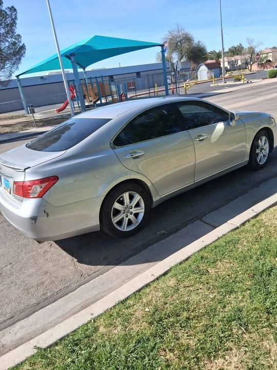 2008 Lexus ES 5th Gen - Image 2 of 11