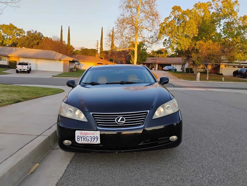2008 Lexus ES 5th Gen - Image 2 of 12