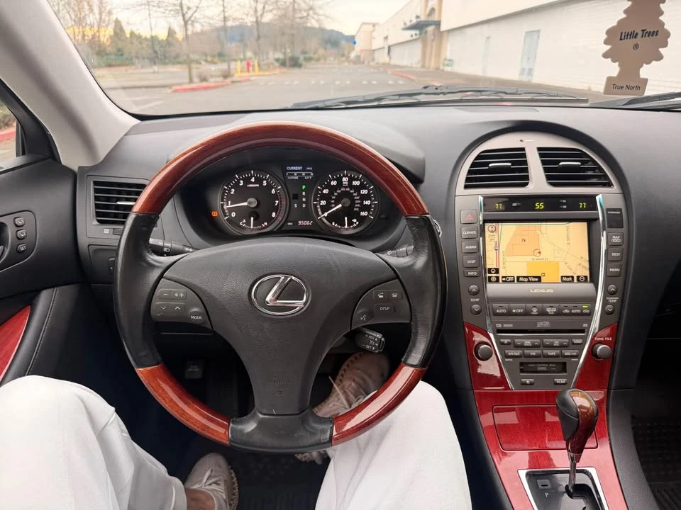 2008 Lexus ES 5th Gen - Image 8 of 9