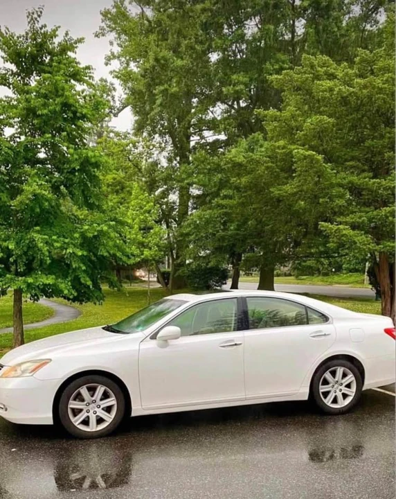 2008 Lexus ES 5th Gen - Image 3 of 8