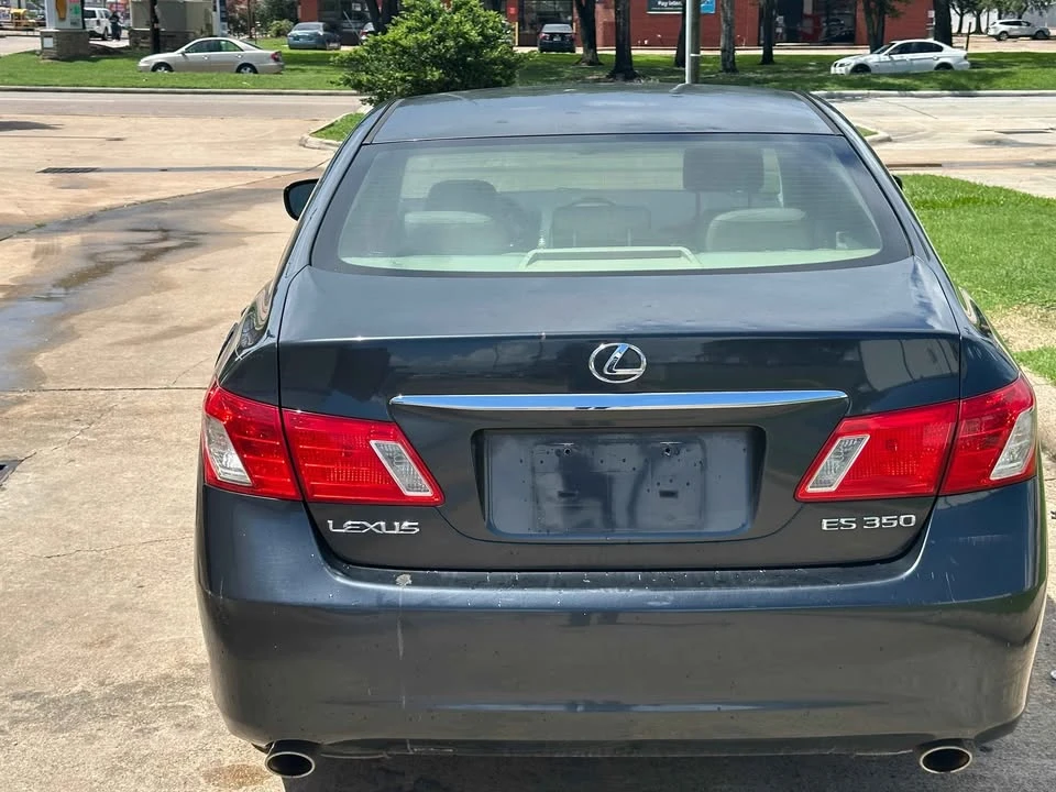 2008 Lexus ES 5th Gen - Image 2 of 12