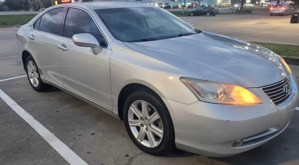 2008 Lexus ES 5th Gen - Image 2 of 13