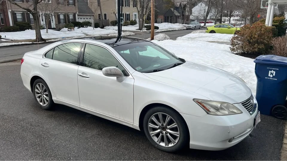 2008 Lexus ES 5th Gen - Image 2 of 11