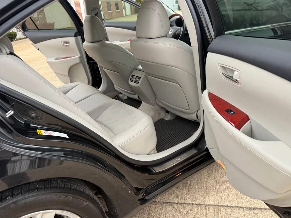 2008 Lexus ES 5th Gen - Image 11 of 17