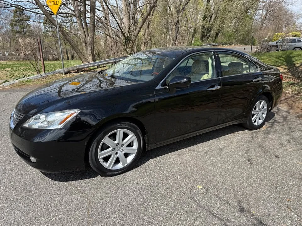 2008 Lexus ES 5th Gen - Image 2 of 17