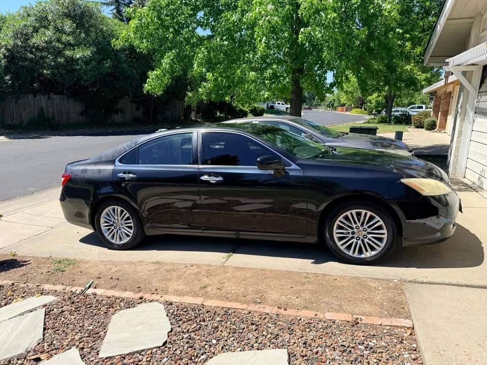 2008 Lexus ES 5th Gen - Image 2 of 9