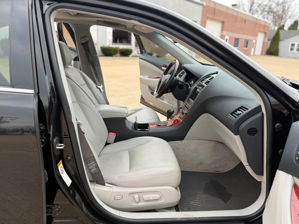 2008 Lexus ES 5th Gen - Image 10 of 17
