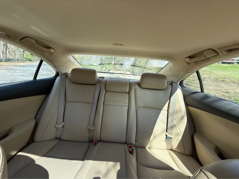 2008 Lexus ES 5th Gen - Image 12 of 17