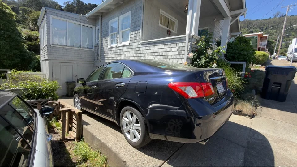 2008 Lexus ES 5th Gen - Image 3 of 8