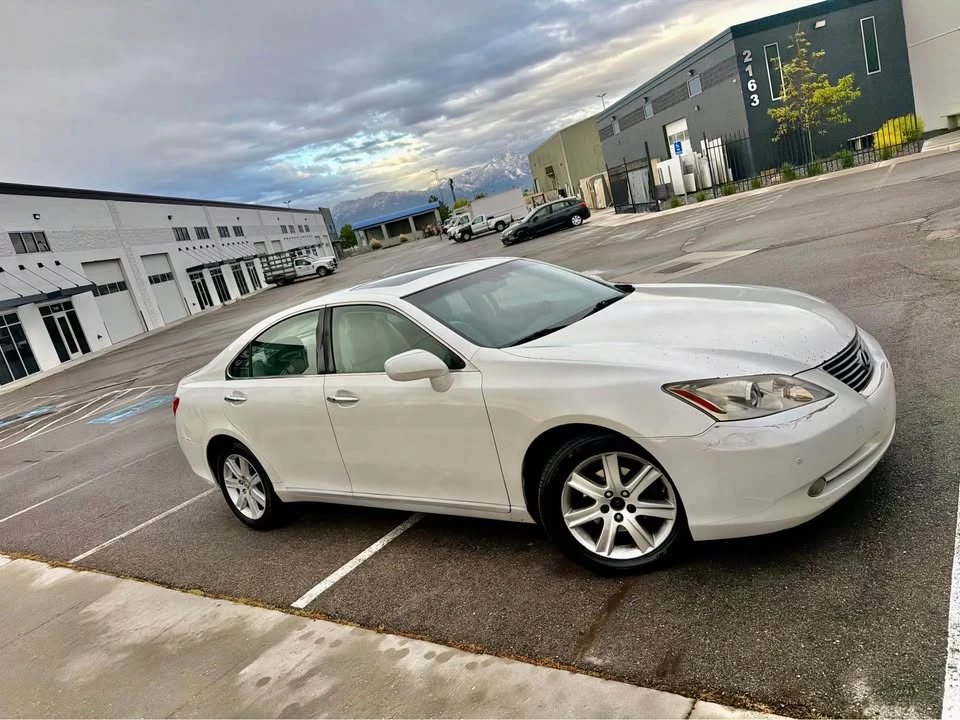 2008 Lexus ES 5th Gen - Image 2 of 9