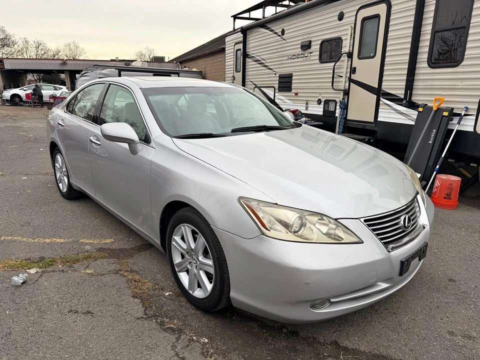 2008 Lexus ES 5th Gen - Image 2 of 10