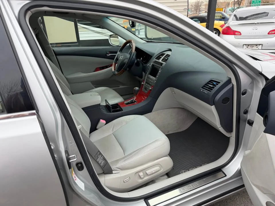 2008 Lexus ES 5th Gen - Image 7 of 10