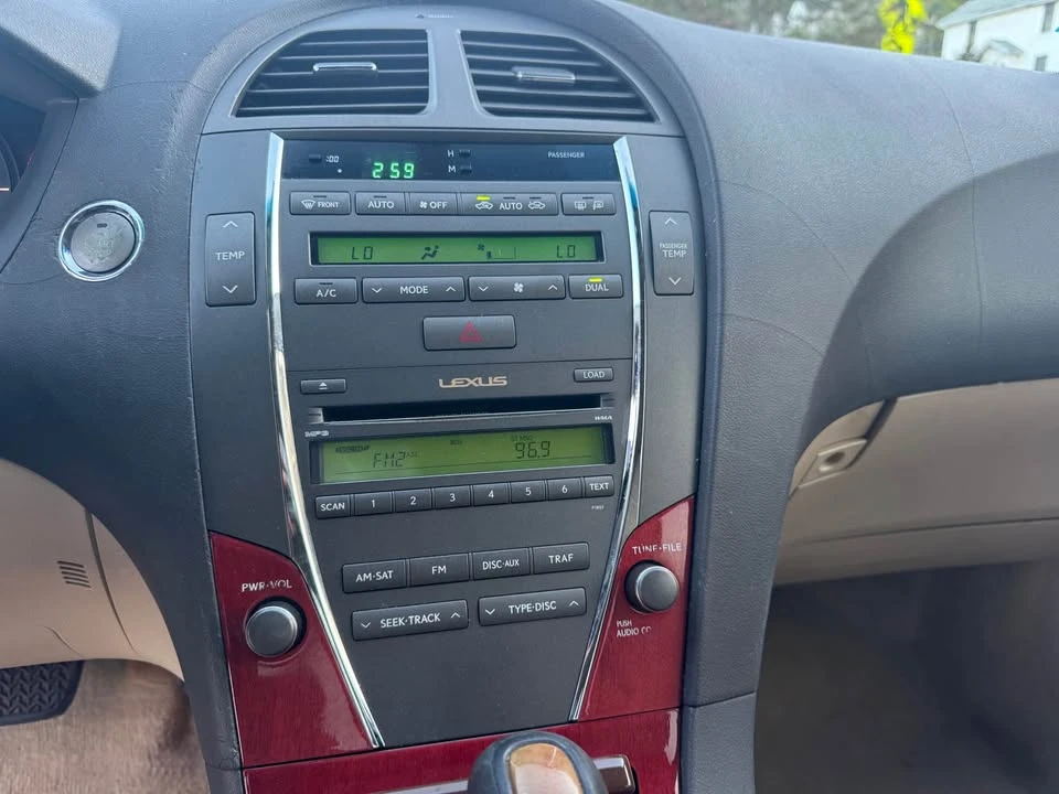 2008 Lexus ES 5th Gen - Image 17 of 20