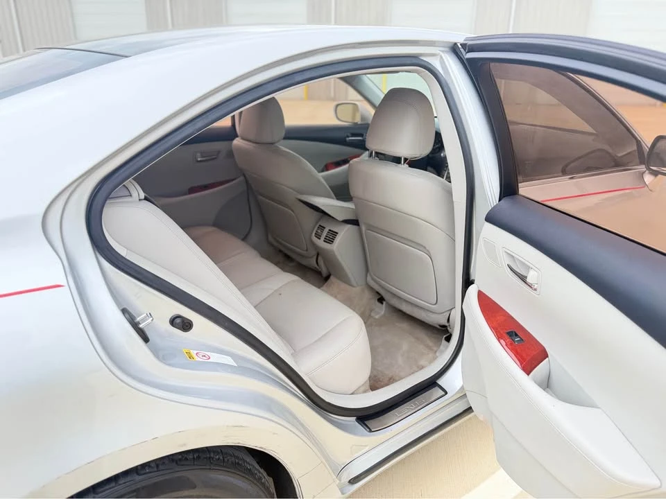 2008 Lexus ES 5th Gen - Image 10 of 17