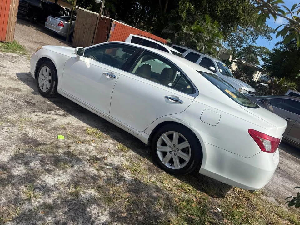 2008 Lexus ES 5th Gen - Image 2 of 14