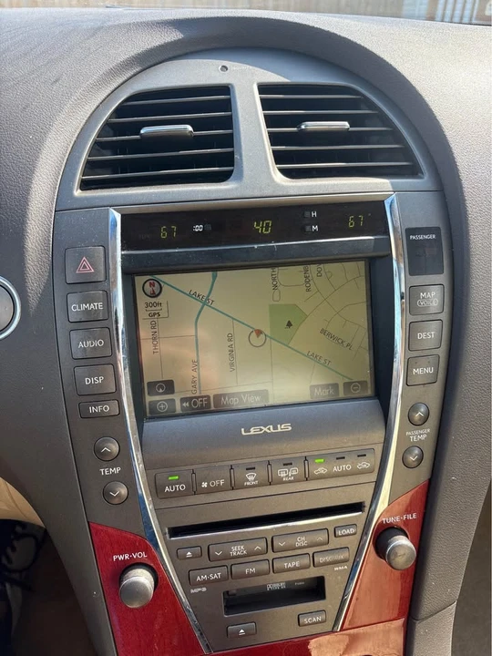 2008 Lexus ES 5th Gen - Image 15 of 17