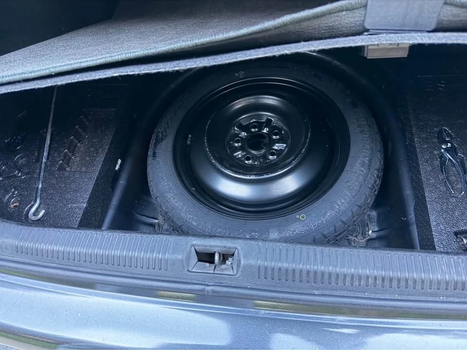 2008 Lexus ES 5th Gen - Image 11 of 15