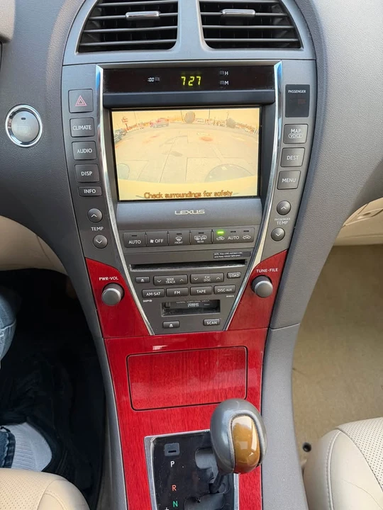 2008 Lexus ES 5th Gen - Image 16 of 20
