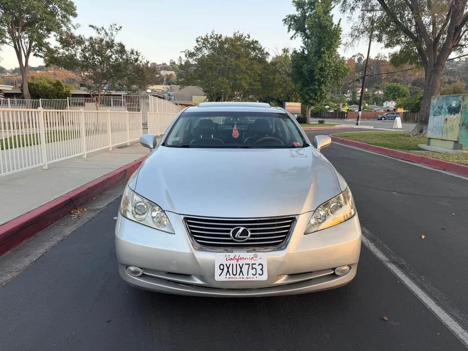 2008 Lexus ES 5th Gen - Image 2 of 12