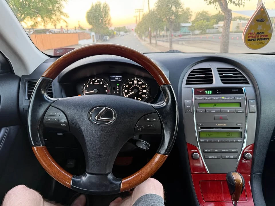 2008 Lexus ES 5th Gen - Image 11 of 12
