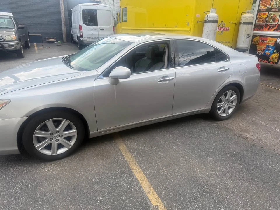 2008 Lexus ES 5th Gen - Image 4 of 11