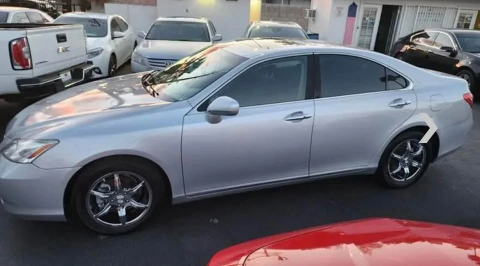 2008 Lexus ES 5th Gen - Image 2 of 9