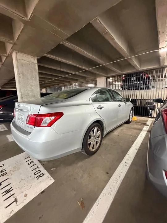 2008 Lexus ES 5th Gen - Image 2 of 6