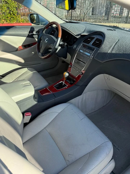 2008 Lexus ES 5th Gen - Image 13 of 19