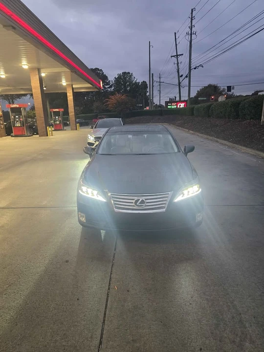 2008 Lexus ES 5th Gen - Image 2 of 19