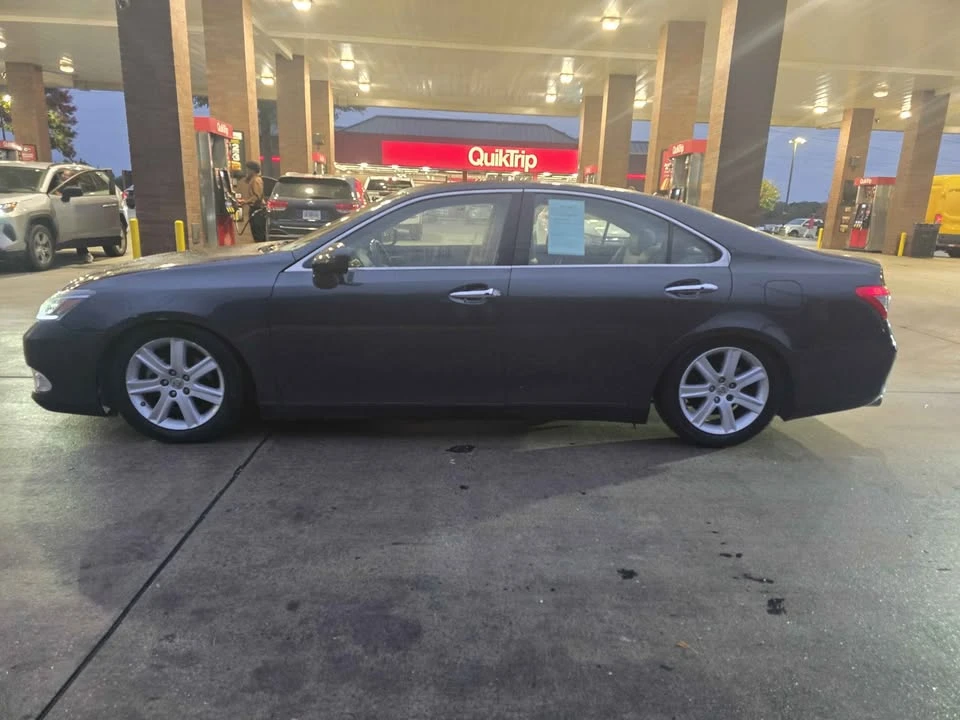 2008 Lexus ES 5th Gen - Image 3 of 19