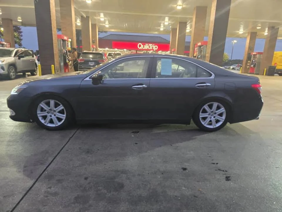 2008 Lexus ES 5th Gen - Image 3 of 17