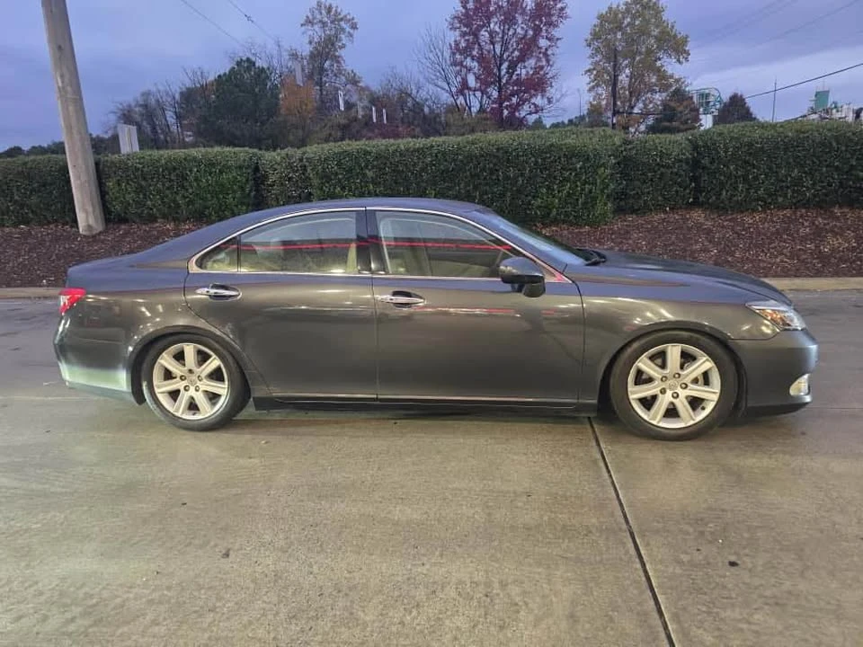 2008 Lexus ES 5th Gen - Image 2 of 17