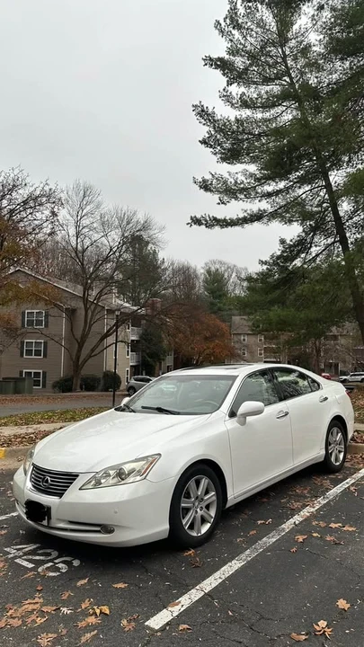 2008 Lexus ES 4th Gen - Image 2 of 9