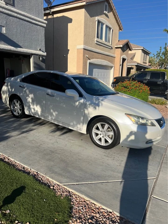2008 Lexus ES 5th Gen - Image 2 of 15