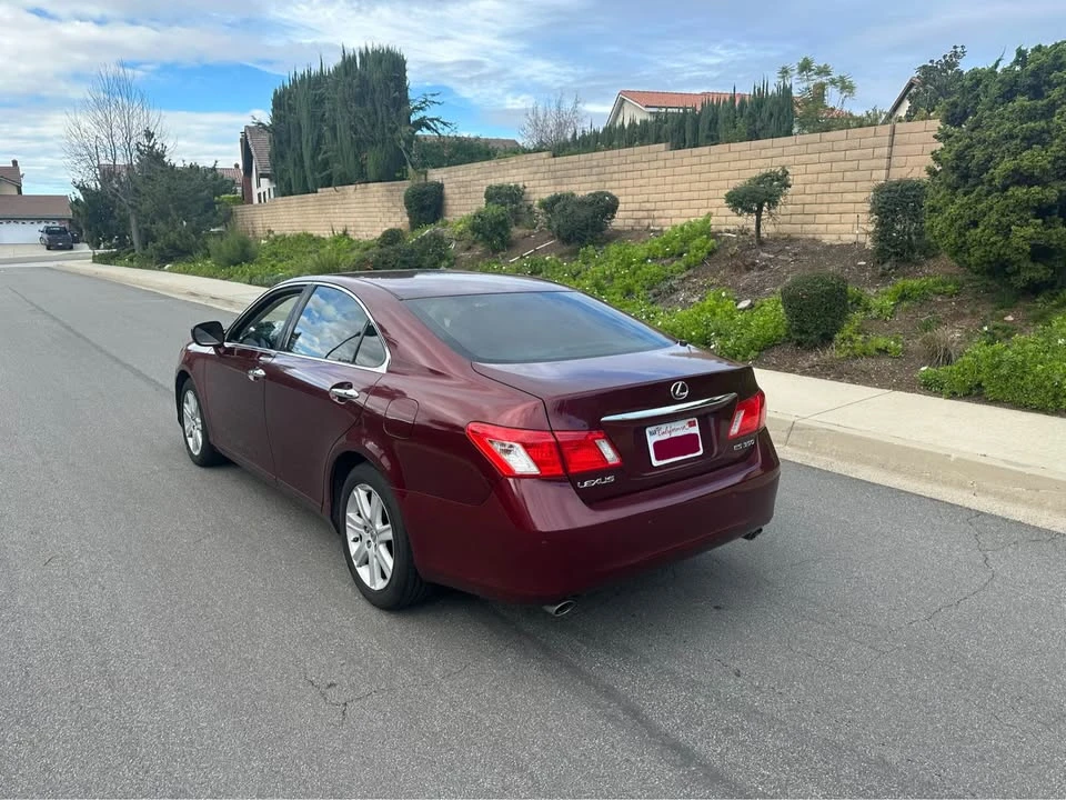 2008 Lexus ES 5th Gen - Image 2 of 8