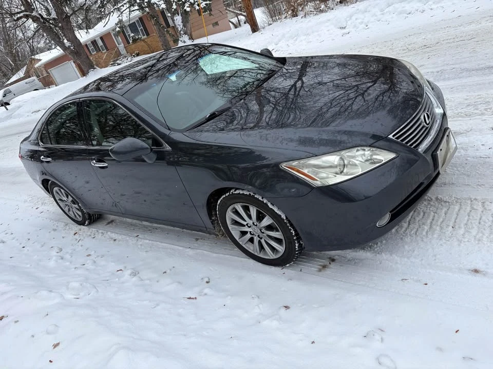 2008 Lexus ES 5th Gen - Image 2 of 11