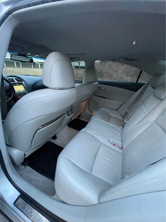 2008 Lexus ES 4th Gen - Image 9 of 10