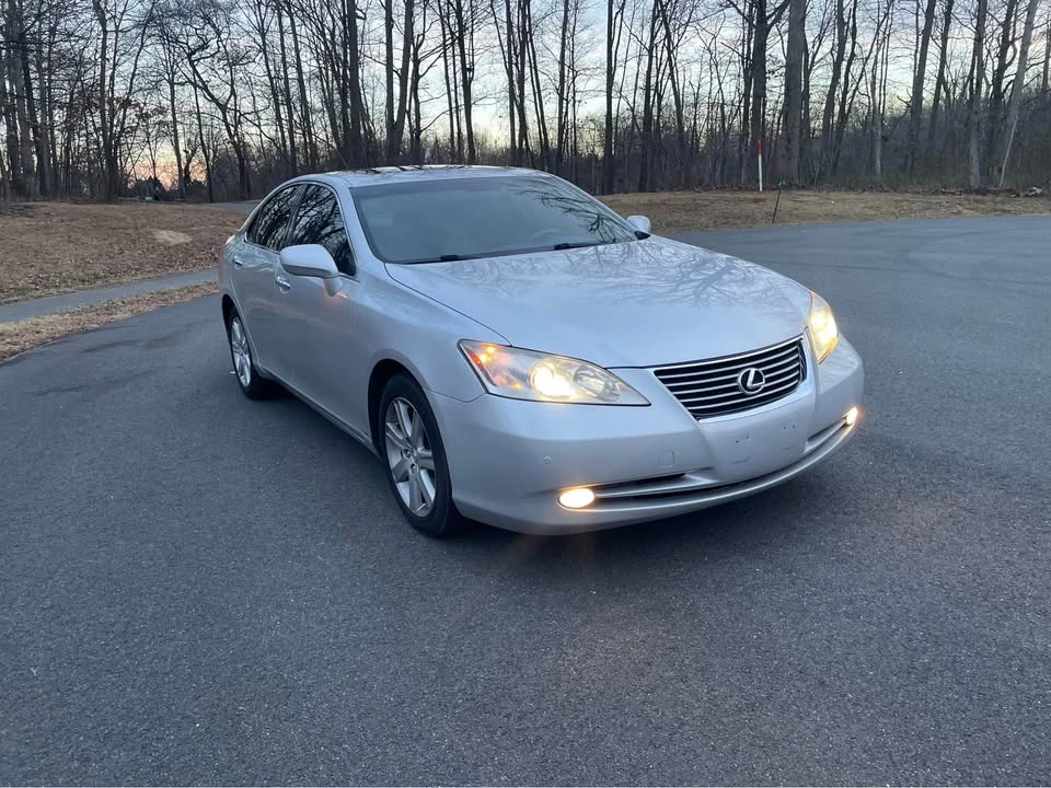 2008 Lexus ES 4th Gen - Image 4 of 10