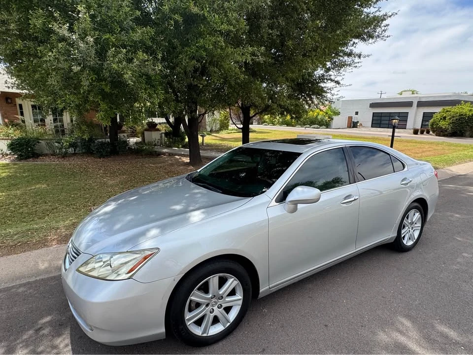 2008 Lexus ES 5th Gen - Image 2 of 15