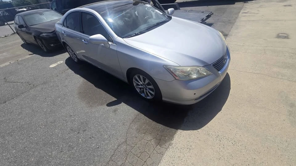 2008 Lexus ES 5th Gen - Image 2 of 6