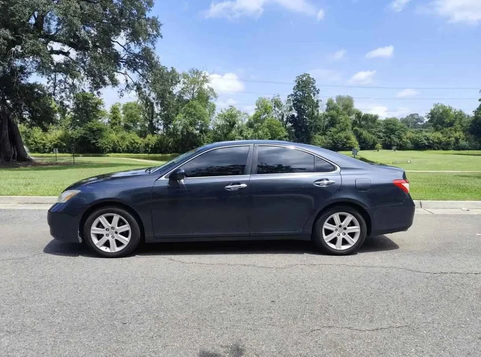 2008 Lexus ES 5th Gen - Image 2 of 12