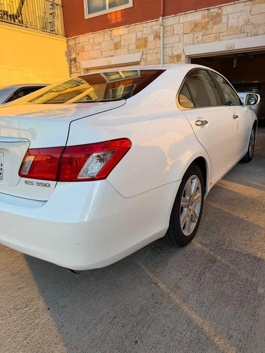 2008 Lexus ES 5th Gen - Image 5 of 13