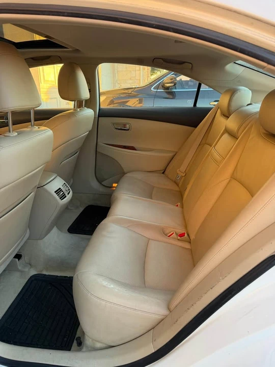 2008 Lexus ES 5th Gen - Image 12 of 13