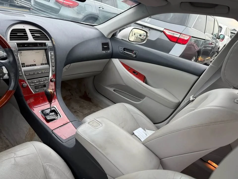 2008 Lexus ES 5th Gen - Image 2 of 15