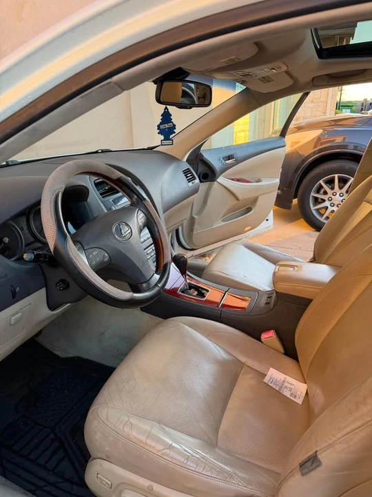 2008 Lexus ES 5th Gen - Image 11 of 13