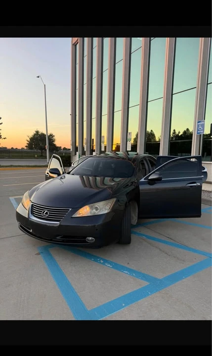 2008 Lexus ES 5th Gen - Image 2 of 11